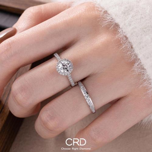 crd小鸽子蛋钻戒&times;陈鑫海同款对戒,三戒叠戴撑起婚礼高光